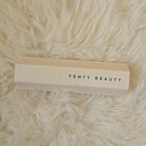 Fenty Beauty Portable Highlighter Brush 140